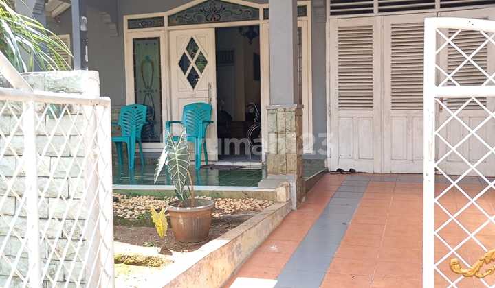 Dijual Cepat Rumah Di Dalam Komplek Dekat Pintu Tol Jorr 1