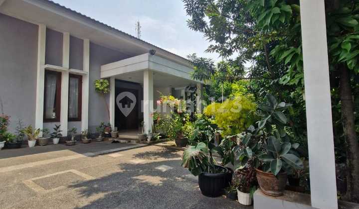 Beautiful House for Sale Ready to Occupy Inside a Complex, Bekasi 2