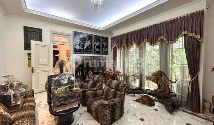 Dijual Rumah Mewah Dengan Pool Posisi Hook Lokas Strategis Di Segitiga Emas Jakarta Selatan 