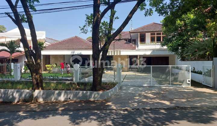 Dijual Rumah Lokasi Strategis Pinggir Jalan Di Bandung  2