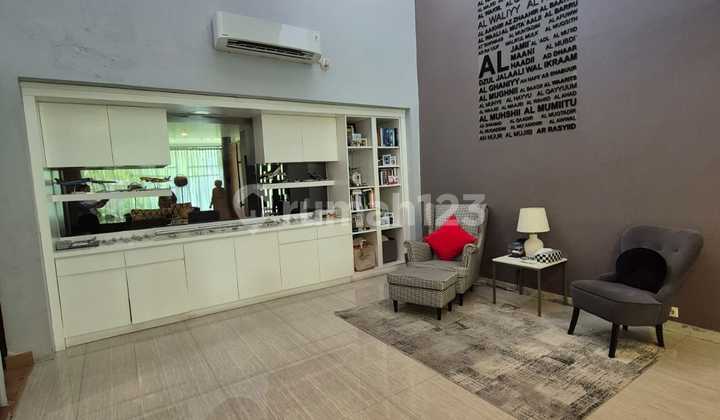 Dijual Rumah Asri Depan Taman di Taman Senayan Bintaro Jaya Sektor 9