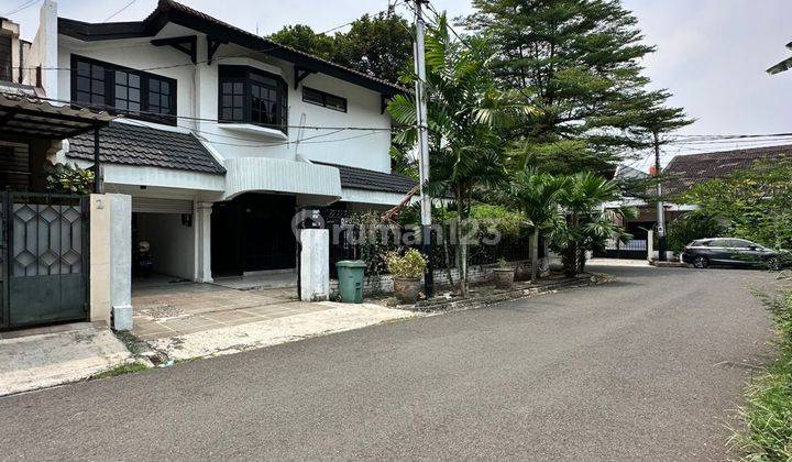 Pondok Indah, Rumah Hoek 2 Lantai Siap Huni Area Gd Hijau 1