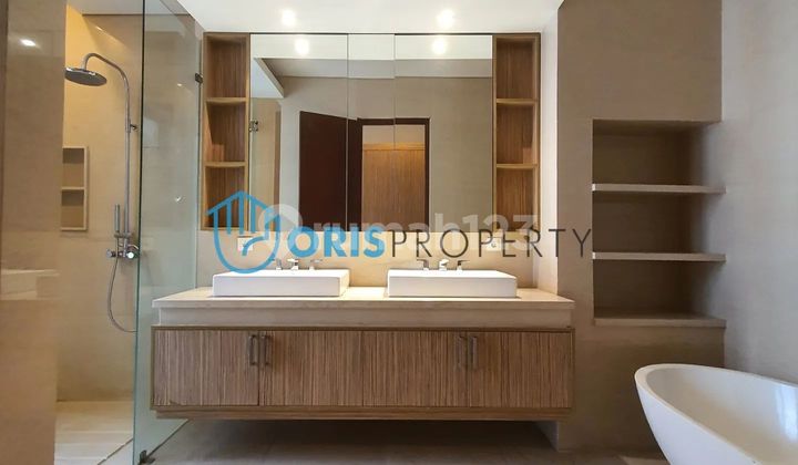 Rumah tropis cantik area prime  kemang dalam 8
