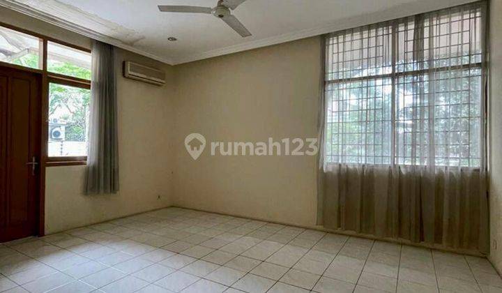 Rumah lama kokoh lokasi bagus di ampera kemang dkt cilandak