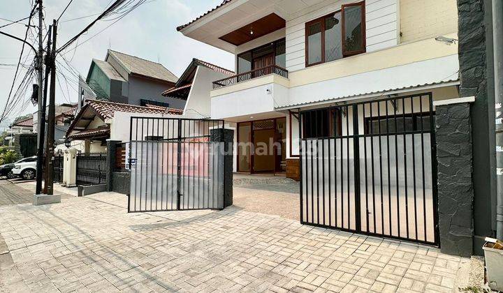 Kebayoran baru ~ Rumah renov row lebar di dekat senayan 1