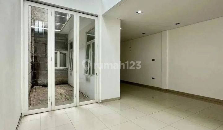 Pondok Indah ~ Rumah Minimalis 2 Lantai Siap Huni Dekat Pim  2