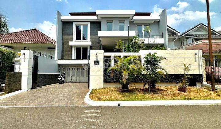 Pondok Indah, Rumah Modern Siap Huni Dekat Bukit Golf  2