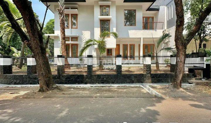 Pondok Indah, Best Deal, Rumah Full Renov Posisi Hoek  1