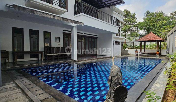 Bintaro, Rumah Modern Mewah Dengan Halaman Luas di Sektor 2 1