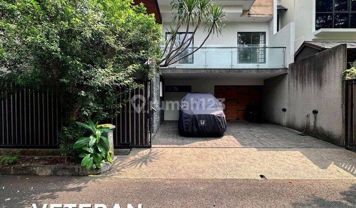 Veteran ~ Rumah tropical cantik siap huni dekat bintaro 1