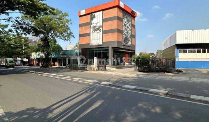 Kebayoran Lama, Gedung Ex Showroom Pinggir Jalan Area Strategis 2