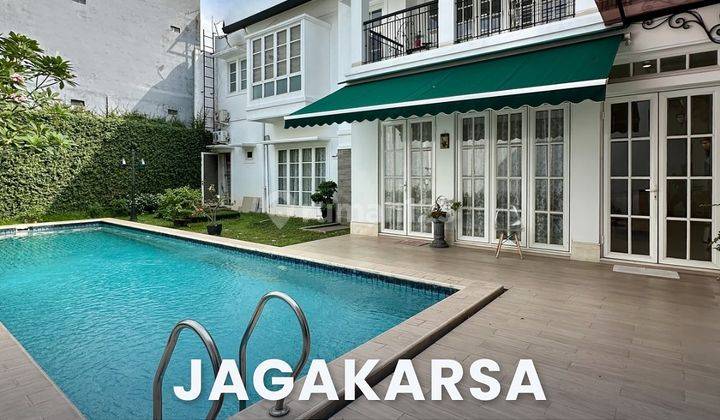 Jagakarsa, Rumah Bagus American Classic Siap Huni Lokasi Tenang 1