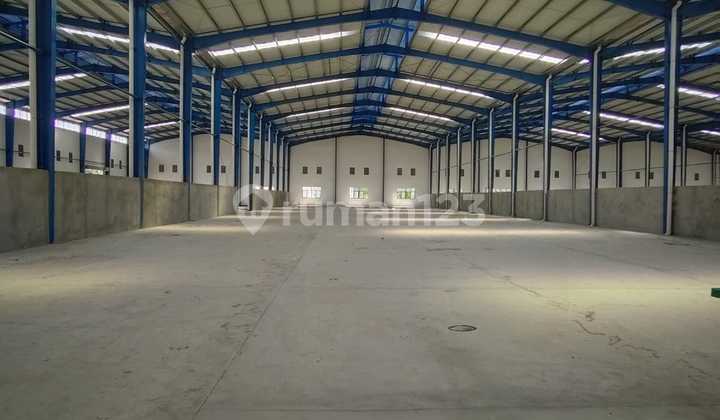 Ready-to-Use New Warehouse, 1750 M² in Bitung, Tangerang Ready-to-Use New Warehouse, 1750 M² in Bitung, Tangerang