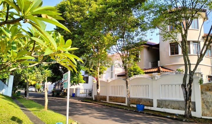 Rumah 3 Lantai Shm Bagus Sekali Semi Furnished Di Puspita Loka  2