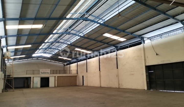 Good Large Warehouse 1200 M² in Meruya, West Jakarta Good Large Warehouse 1200 M² in Meruya, West Jakarta