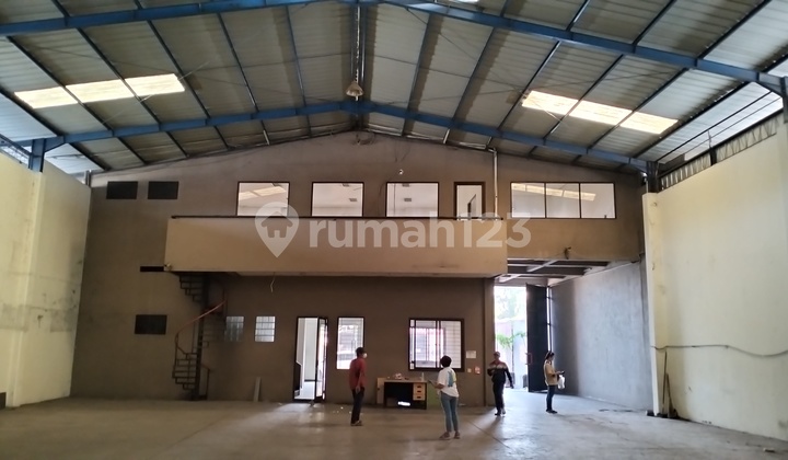 Good Large Warehouse 1200 M² in Meruya, West Jakarta Good Large Warehouse 1200 M² in Meruya, West Jakarta