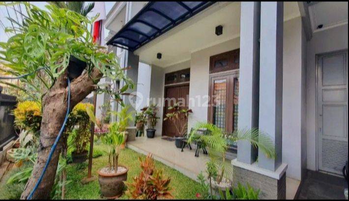 Rumah Mewah Siap Huni di Jl Riau Bandung 2 Lantai Bangunan Terawat 2