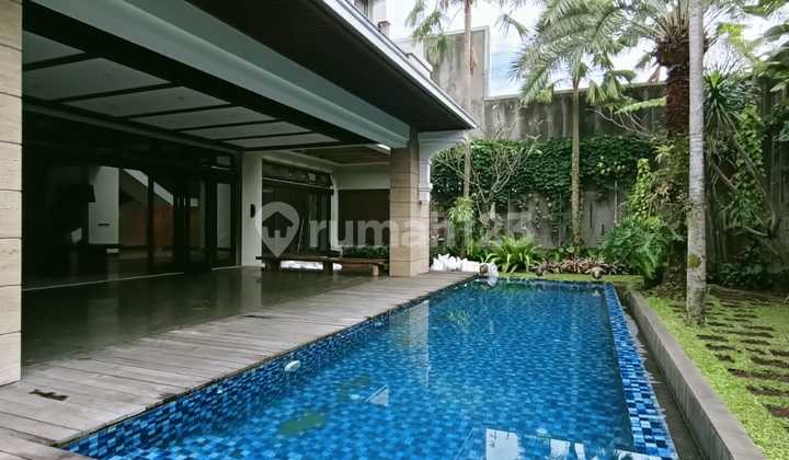 Rumah Mewah Siap Huni di Dago Bandung Ada Kolam Renang Terawat Full Jati