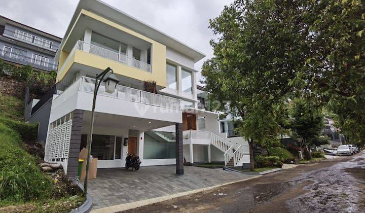 Rumah Villa Mewah di Dago Resort Ada Kolam Renang Full Furnish Siap Huni 2