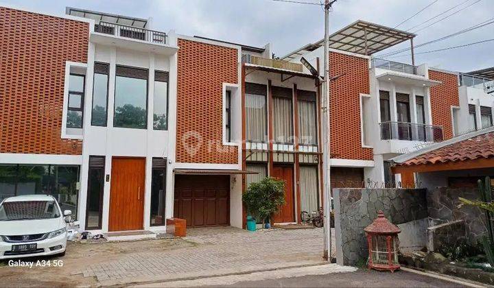 Rumah di Cigadung Bandung Minimalis Modern 2 Lantai Furnish Siap Huni 1