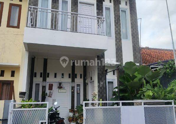 Disewakan Rumah Siap Huni Di Lengkong Bandung 2 Lantai Bangunan Terawat 1