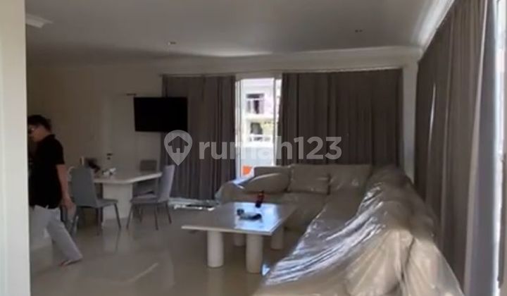 Rumah Mewah di Podomoro Park Bandung View Danau Full Furnish 2