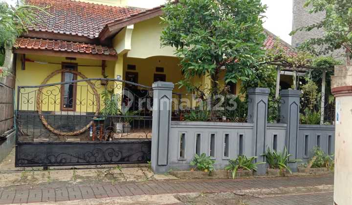 Rumah Siap Huni di Cipageran Cimahi Bangunan Terawat Lantai Rumah Siap Huni di Cipageran Cimahi Bangunan Terawat Lantai