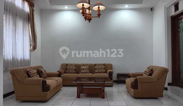 Rumah Furnish di Gegerkalong Bandung Bangunan Terawat 2 Lantai 2