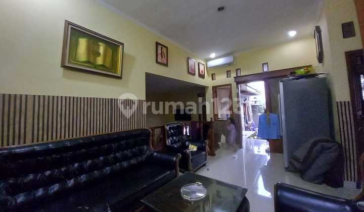 Ready-to-Occupy House in North Cimahi, Within a Complex, Well-Maintained 2-Story Building 2