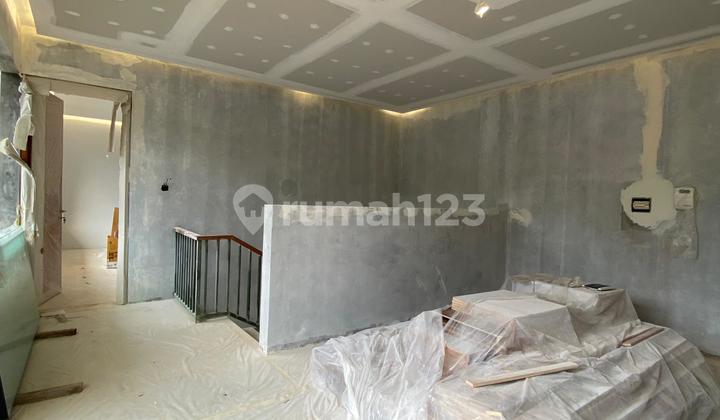 Rumah Bangunan Baru Ada Kolam Renang di Setiabudi Bandung Full Furnish 2