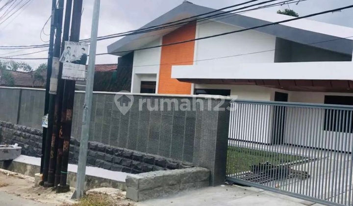 Rumah Mewah di Setrasari Bandung Cocok untuk Hunian dan Kantor Dekat Tol