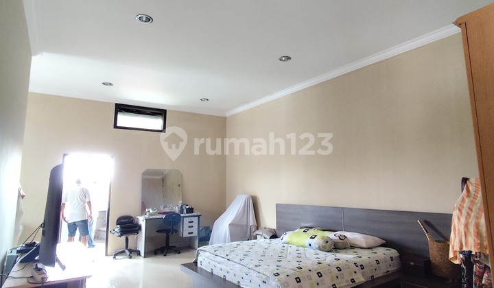 Rumah Siap Huni di Setiabudi Regency Bangunan 2 Lantai Terawat Tanah Luas Rumah Siap Huni di Setiabudi Regency Bangunan 2 Lantai Terawat Tanah Luas