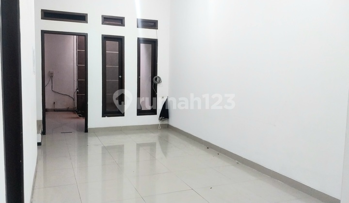 2-Story House in Turangga Bandung Well-Maintained Building Ready to Occupy 2