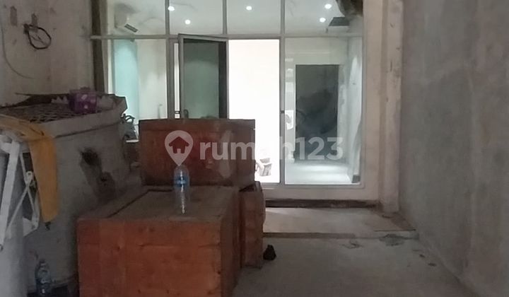 Shop House in Tebet Raya - 3.5 Floors, West-Facing 2