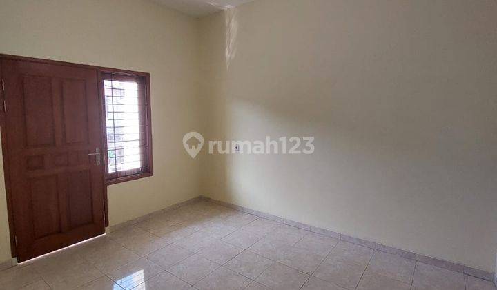 Dijual Segera Rumah Minimalis 2 Lt Kondisi Habis Renov Pakuwon City 2