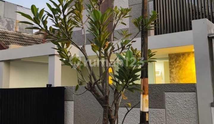 DIJUAL  RUMAH DI PONDOK TJANDRA SIAP HUNI di Jalan Semangka 1