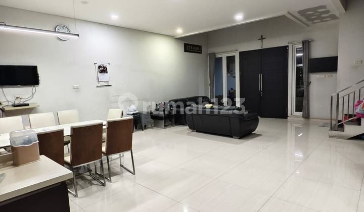 Affordable Luxury Minimalist 2-Story House with SHM in Tki 2, Well-Maintained 2