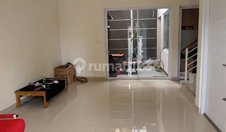 Ready-to-Occupy Comfortable 2-Story House with SHM in Setiabudi, Bandung 2