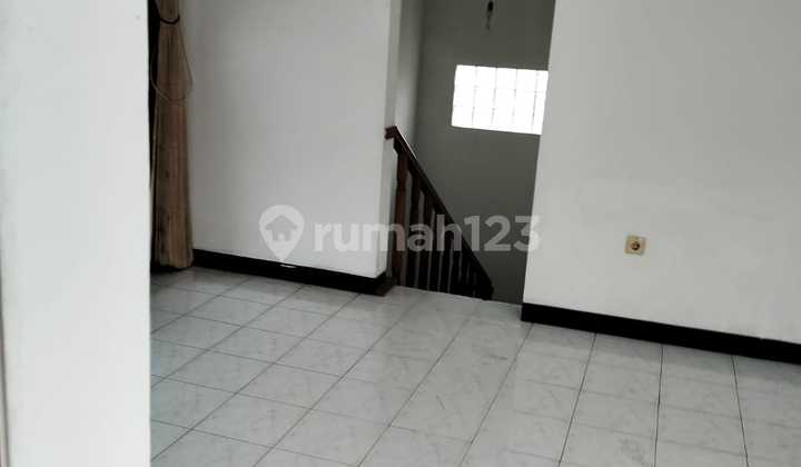 Wide Cheap House Ready to Occupy 2 Floors Strategic Dadali Complex Bandung 2