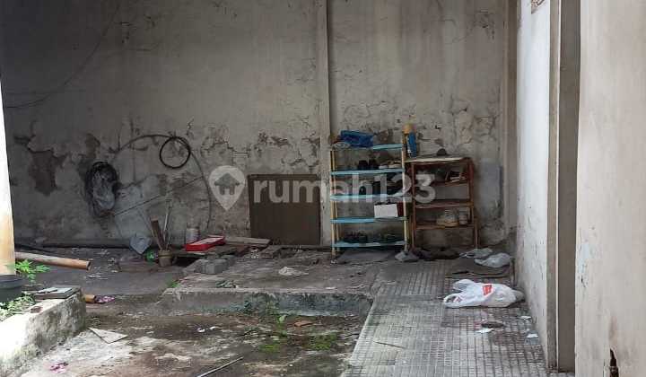 Rumah Hitung Tanah Murah Strategis Pusatkota di Sayap Moch Ramdan