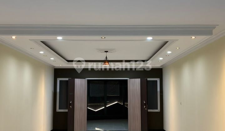 Ruko Siap Huni 3 Lantai Cantik Mainroad Jalan Antapani, Bandung