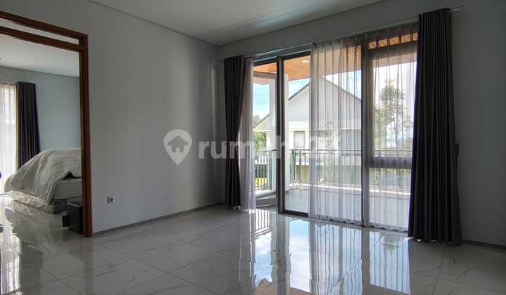 Rumah Mewah 2 Lantai Siap Huni Bagus Strategis di Sayap Setiabudi 2