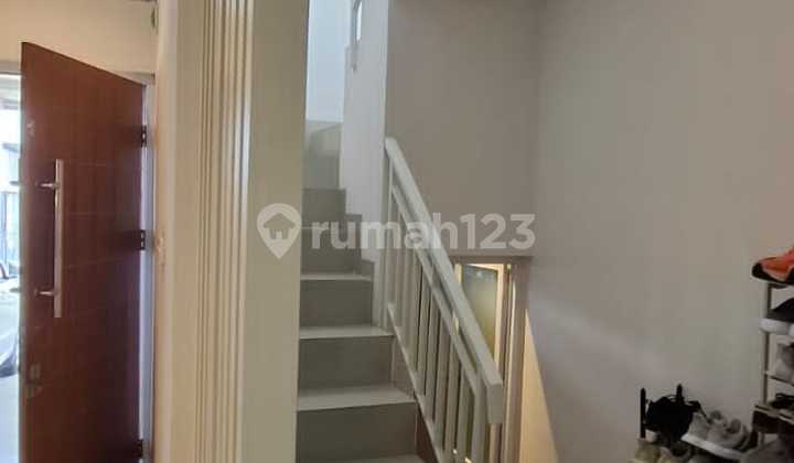 Affordable Semi-Furnished House with SHM, Comfortable at The Sweet Maira, Bandung 2