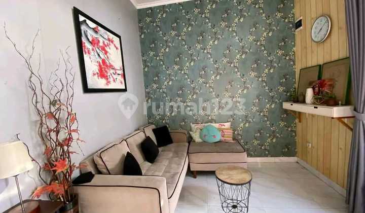 Rumah Hook Siap Huni di Komplek Arcamanik, Dekat Sport Jabar Center