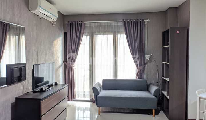 Studio Disewakan Lantai 10 Furnished Hommy Nyaman 1