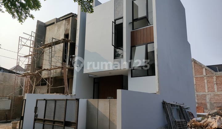 Rumah Modern Industrial Baru Dalam One Gate Cluster 2
