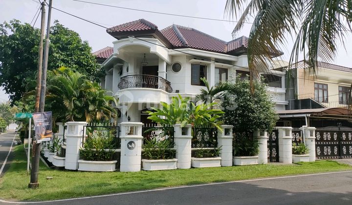 Rumah Hook Second Dalam Komplek Elit Di Duren Sawit