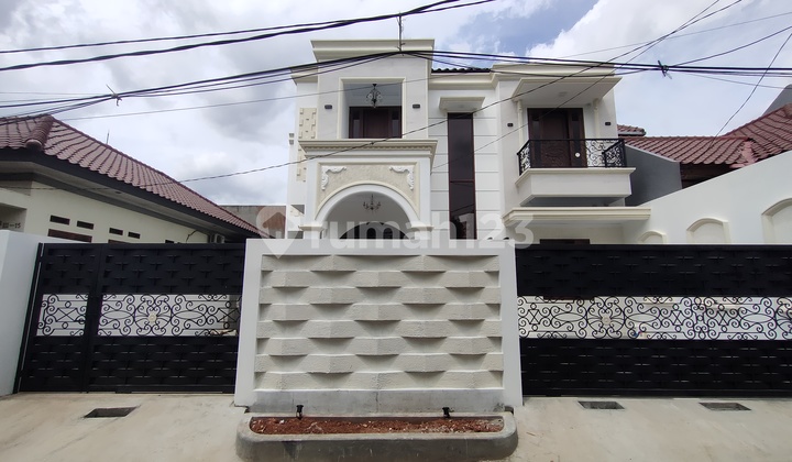 Best Price! Luxurious Brand New House in a Complex in Durem Sawit 2