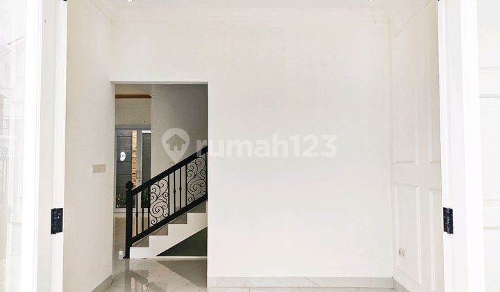 Rumah Mewah Baru Gaya American Classic di Duren Sawit 2