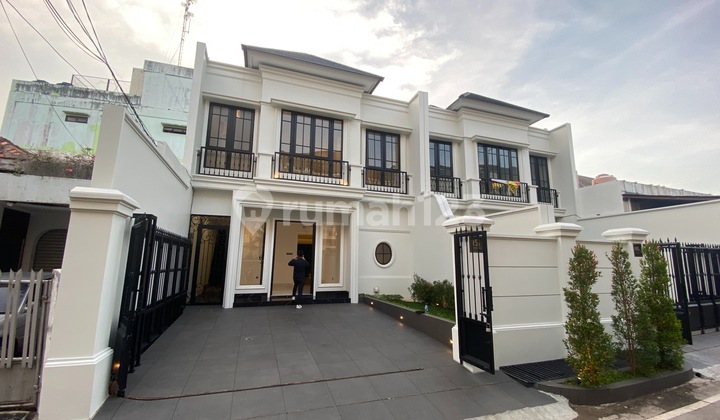 Brand New American Classic House in Cempaka Putih Complex Brand New American Classic House in Cempaka Putih Complex